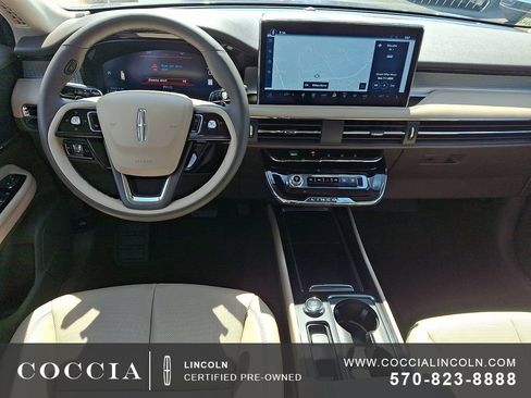 Certified 2023 Lincoln Corsair AWD w/ Equipment Group 101A image 11