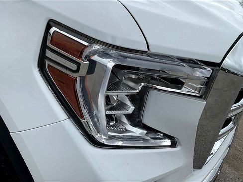 Used 2021 GMC Sierra 1500 SLE w/ Driver Alert Package II AWD/4WD image 32