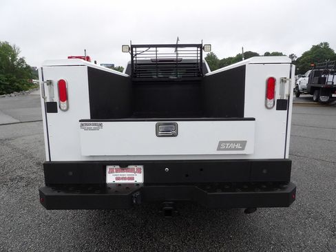 Used 2022 Chevrolet Silverado 2500 LT w/ Convenience Package AWD/4WD image 6