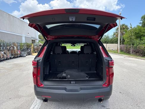 Used 2022 Chevrolet Traverse LT FWD image 9