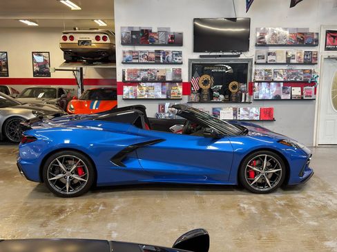 Used 2021 Chevrolet Corvette Stingray Premium Conv w/ Z51 Performance Package RWD image 5