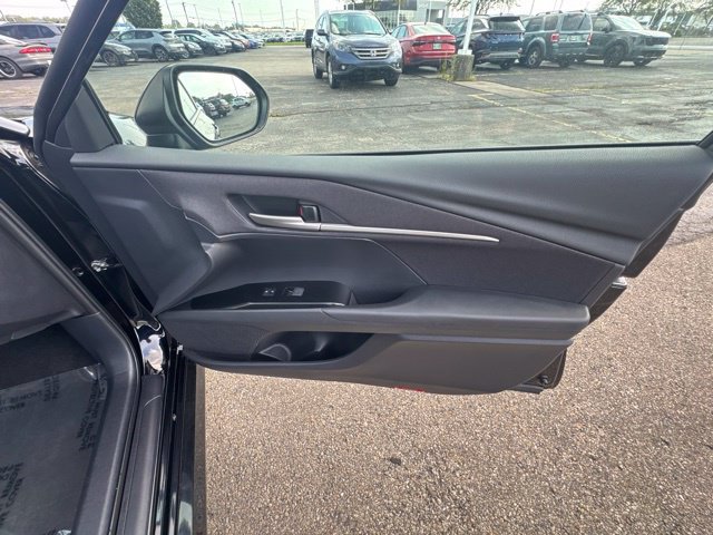 Used 2025 Toyota Camry LE FWD image 17