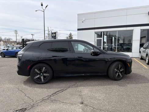Used 2023 BMW iX xDrive50 w/ Sport Package image 7