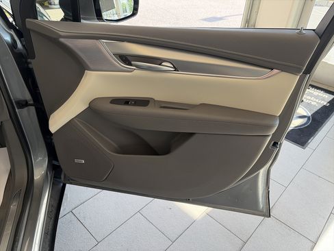 Used 2023 Cadillac XT5 Premium Luxury w/ Technology Package FWD image 30