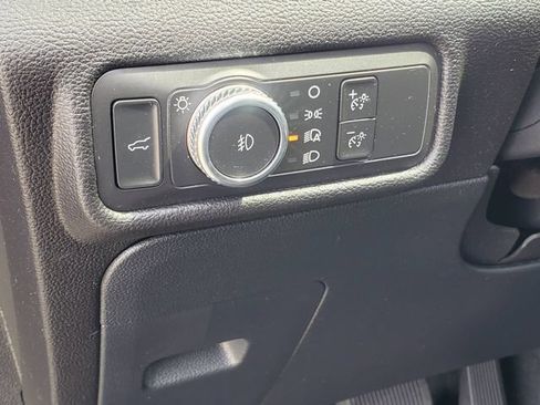 Used 2021 Ford Explorer XLT w/ Equipment Group 202A AWD/4WD image 12