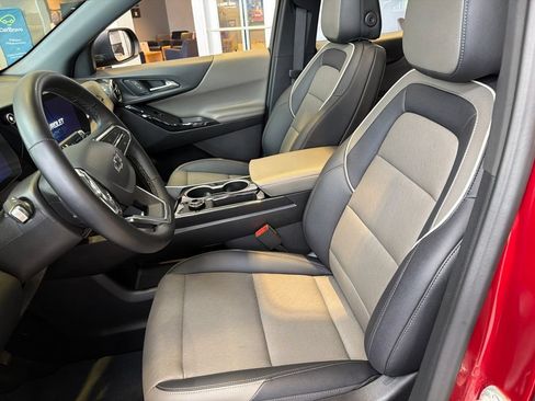 Used 2026 Chevrolet Equinox LT w/ Convenience Package II AWD/4WD image 5