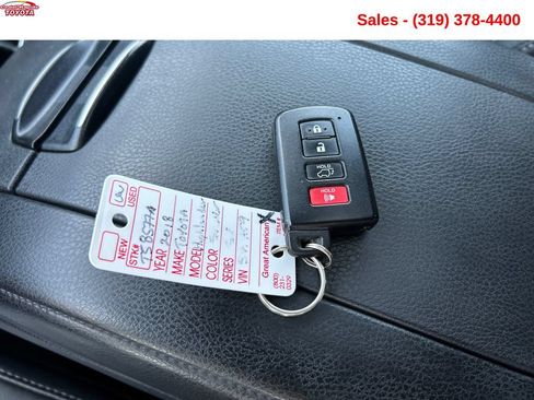 Used 2018 Toyota Highlander SE AWD/4WD image 26