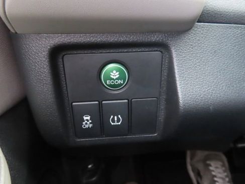 Used 2018 Honda HR-V LX image 25