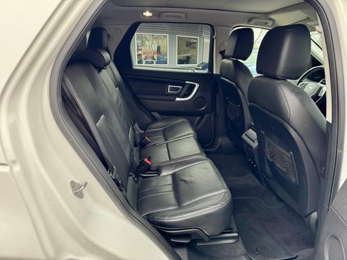 Used 2018 Land Rover Discovery Sport HSE image 23