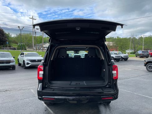 Used 2023 Ford Expedition XLT AWD/4WD image 9
