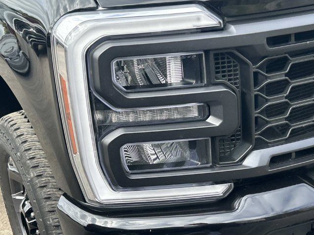 Used 2024 Ford F350 Lariat w/ Lariat Ultimate Package AWD/4WD image 4