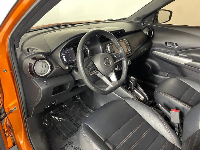 Used 2019 Nissan Kicks SR w/ SR Premium Package FWD image 3