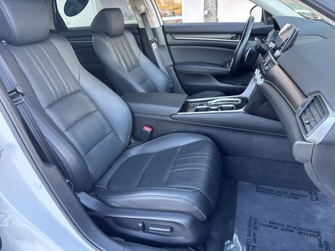 Used 2021 Honda Accord Touring image 14