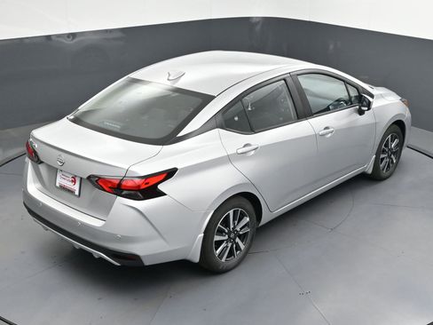 New 2025 Nissan Versa SV w/ Trunk Package FWD image 31