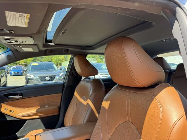Used 2019 Toyota Avalon Limited FWD image 15