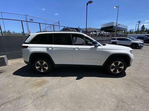 Used 2024 Jeep Grand Cherokee Limited 4xe AWD/4WD image 7