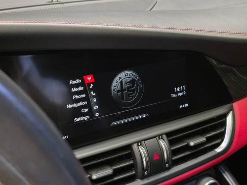 Used 2017 Alfa Romeo Giulia Quadrifoglio image 28