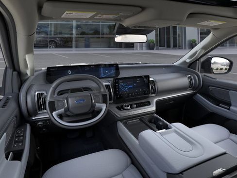 New 2025 Ford Expedition Max Platinum w/ Driver's Package image 9