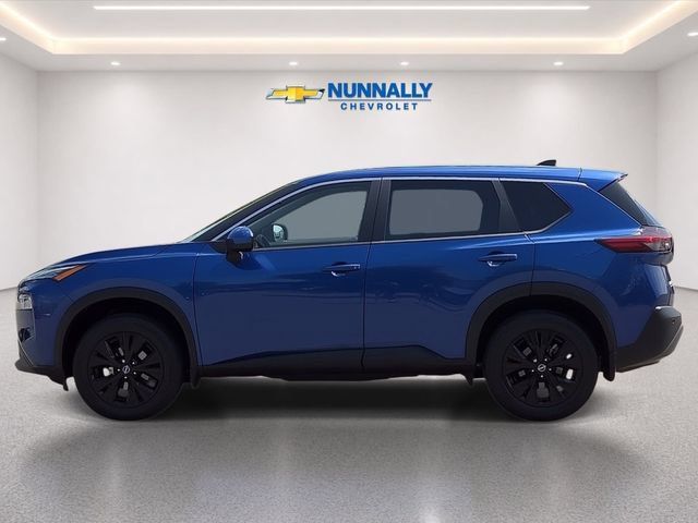 Used 2023 Nissan Rogue SV FWD image 2