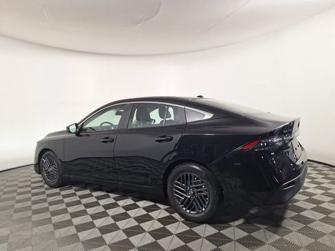 Used 2026 Nissan Sentra SV w/ SV Convenience Package FWD image 7