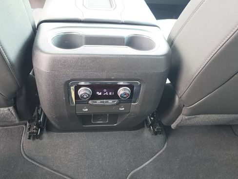 Used 2023 Chevrolet Tahoe Z71 AWD/4WD image 18