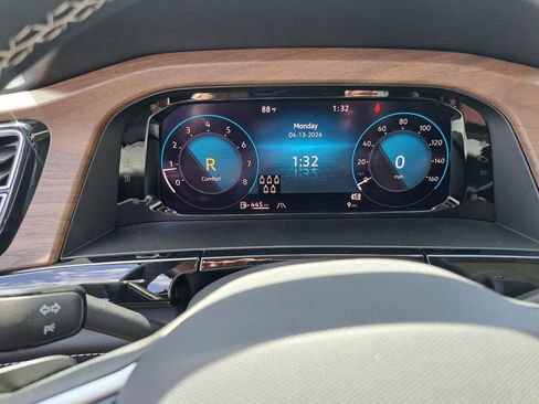 New 2026 Volkswagen Atlas SE FWD image 13
