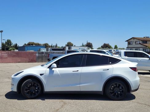 Used 2023 Tesla Model Y Long Range AWD/4WD image 6