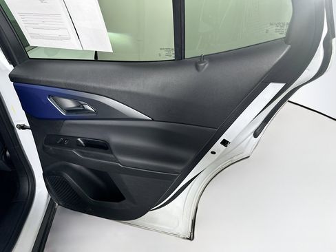 Used 2025 Chevrolet Equinox EV LT w/ Convenience Package image 30