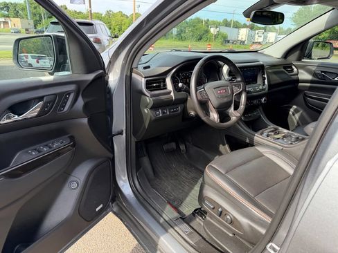 Used 2022 GMC Acadia AT4 w/ Technology Package AWD/4WD image 17