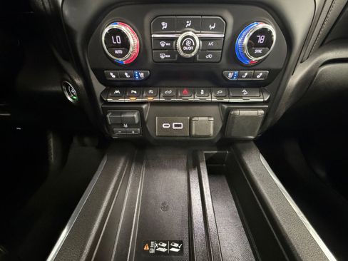 Used 2021 GMC Sierra 1500 AT4 w/ AT4 Value Package AWD/4WD image 23
