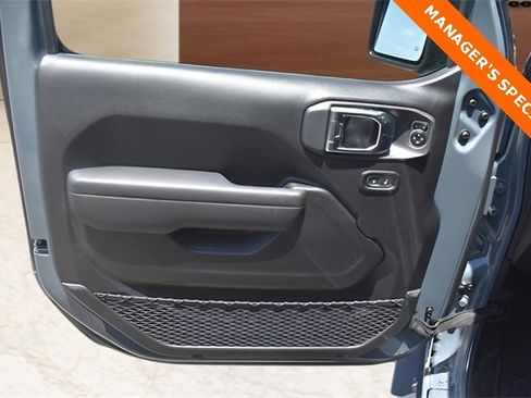 New 2025 Jeep Wrangler Rubicon w/ Technology Group image 10