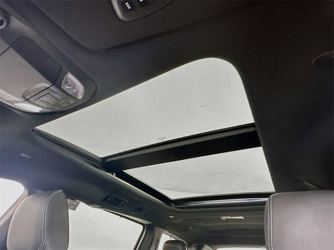 New 2026 Chrysler Pacifica Limited w/ Uconnect Theater Family Group image 14