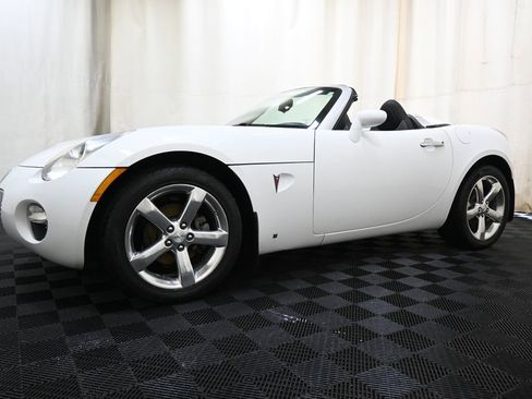 Used 2008 Pontiac Solstice Convertible w/ Preferred Package RWD image 5
