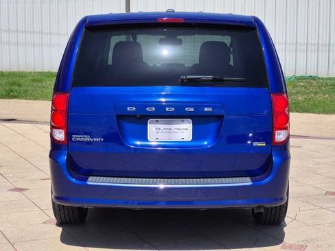 Used 2019 Dodge Grand Caravan SE w/ UConnect Hands-Free Group FWD image 5