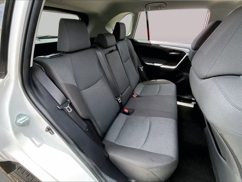 Used 2025 Toyota RAV4 XLE FWD image 18