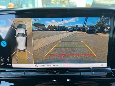 New 2026 Volkswagen Atlas Cross Sport SEL Premium R-Line image 18