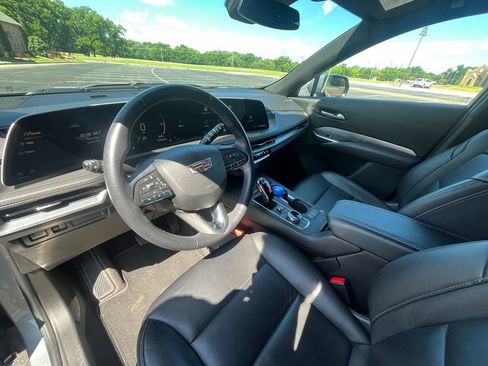Used 2024 Cadillac XT4 Premium Luxury FWD image 15