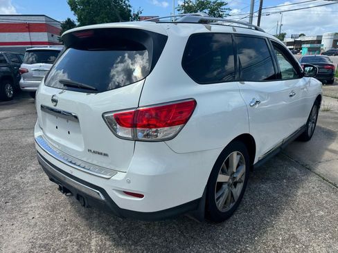 Used 2014 Nissan Pathfinder Platinum w/ Platinum Premium Package FWD image 4