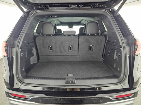 Used 2025 GMC Acadia Denali w/ Super Cruise Package image 16