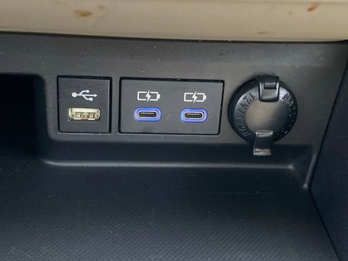 Used 2022 Toyota Highlander Limited image 23