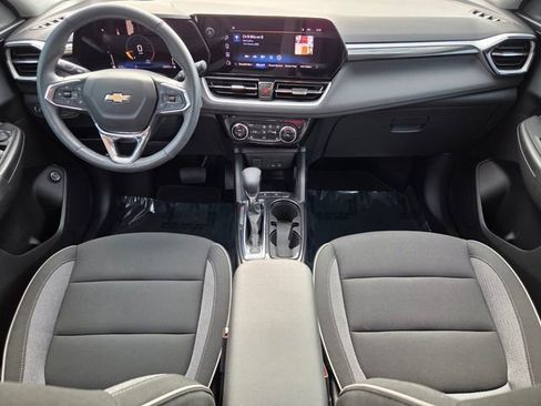Certified 2025 Chevrolet TrailBlazer LT w/ Convenience Package FWD image 20
