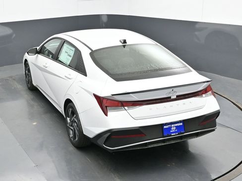Used 2025 Hyundai Elantra Sport image 20