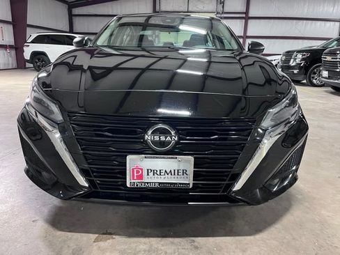 Used 2024 Nissan Altima 2.5 SV FWD image 7
