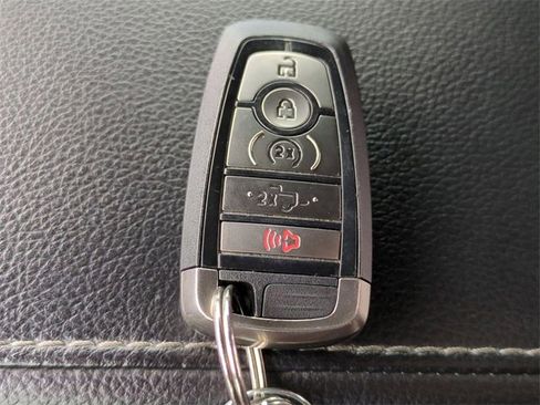 Used 2018 Ford F150 Raptor w/ Equipment Group 802A Luxury image 30