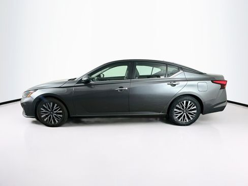 Used 2023 Nissan Altima 2.5 SV FWD image 4