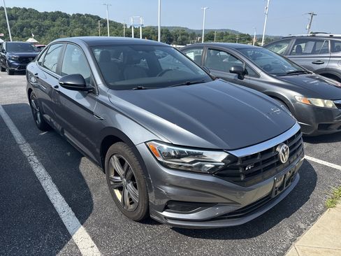 Used 2019 Volkswagen Jetta R-Line FWD image 2