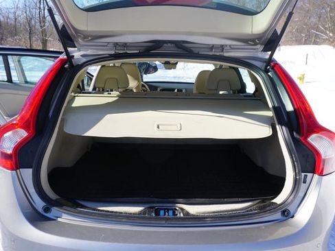 Used 2015 Volvo V60 T5 Premier w/ Convenience Package image 27