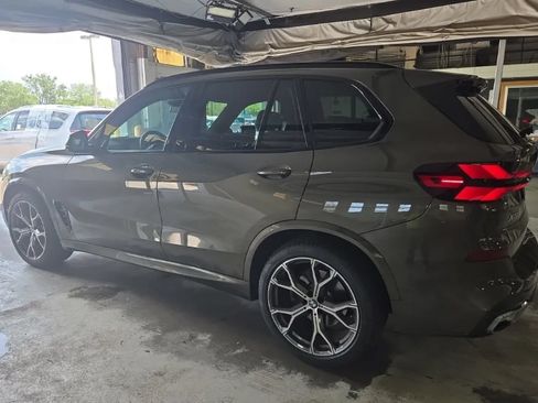 Used 2024 BMW X5 xDrive40i w/ M Sport Package AWD/4WD image 6