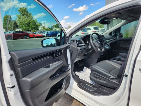 Used 2024 Honda Odyssey Touring image 14