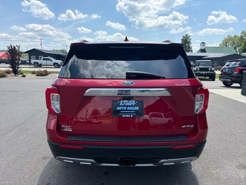 Used 2021 Ford Explorer XLT w/ Equipment Group 202A AWD/4WD image 5